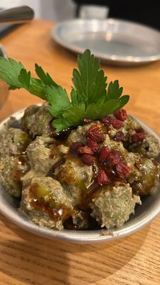 Komaaj Pila Bazaar by null