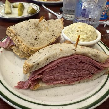 Brent's Deli - Delis Near Me - Northridge, California