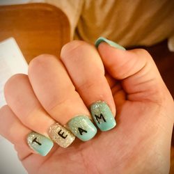 Bonjour Nails - Team Lucy