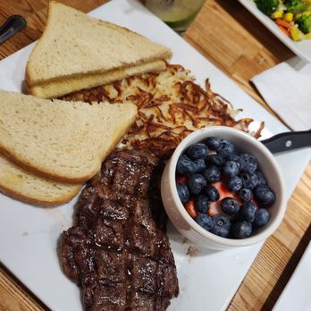 Parkwest Casino Lodi - Breakfast steak meal(I substituted fruit for the eggs) - Casinos Near Me - Lodi, California