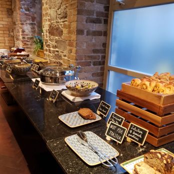 Hotel Isaacs Cork - Breakfast Buffet at Hotel Isaacs - Hotels Near Me - Cork, Colorado