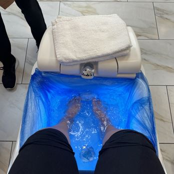 Aesthetic Nails - Relaxing foot bath with massage chair - Nail Salons Near Me - Castro Valley, California Aesthetic Nails - Relaxing foot bath with massage chair - Nail Salons Near Me - Castro Valley, California