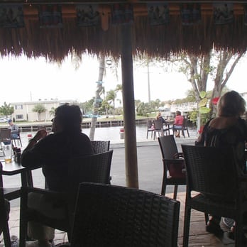 Brewfish Bar & Grill - Outdoor patio dinning area - Bars Near Me - Pompano Beach, Florida Brewfish Bar & Grill - Outdoor patio dinning area - Bars Near Me - Pompano Beach, Florida