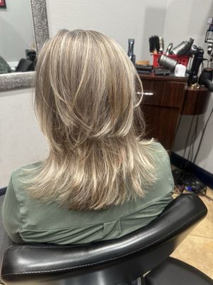 Something Unique Hair Studio by null