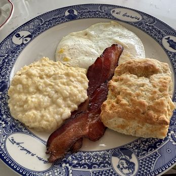 MoCo's Founding Farmers - New American Near Me - Potomac, Maryland