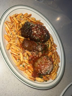 DeNucci's by null