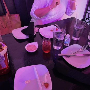 Deluxe Fun Dining - Bars Near Me - Charlotte, North Carolina