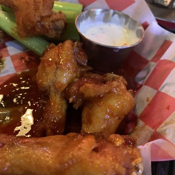 Brooklyn Heights Pizzeria - Spicy Thai chili wings.. great flavor - New American Near Me - Leander, Texas