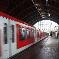 S-Bahn Hamburg - S-Bahn in Dammtor. Foto: fbt