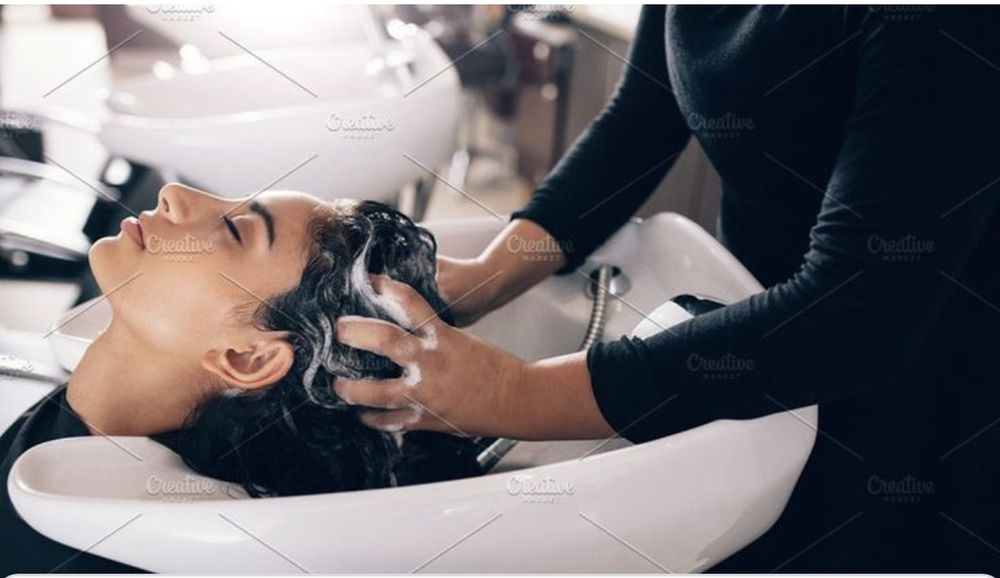 She Shampoo Logo