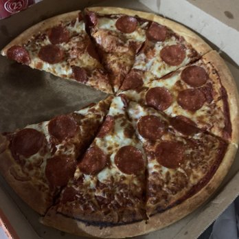 Little Caesar S Pizza 17 Reviews Pizza 1009 Columbus St Bakersfield Ca Restaurant Reviews Phone Number Yelp