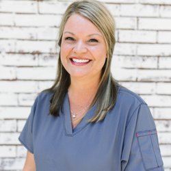 Vizzinia Anthony M DMD - Leah--Dental Assistant