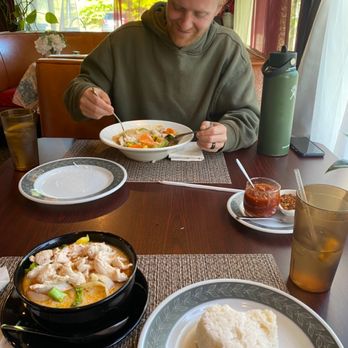 Red Curry Thai Restaurant - Thai Near Me - Augusta, Maine