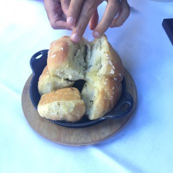 Dry Creek Kitchen - Warm bread served at every table - New American Near Me - Healdsburg, California Dry Creek Kitchen - Warm bread served at every table - New American Near Me - Healdsburg, California