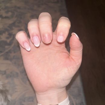 D Luxe Nail Bar - Builder gel after 2 weeks (supposed to last 3-5) - Nail Salons Near Me - Boston, Massachusetts