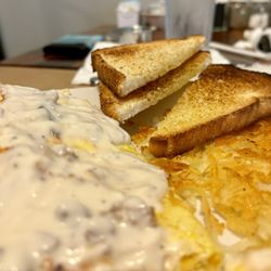 Blessing's Cafe - Omelette with hasbrowns and toast