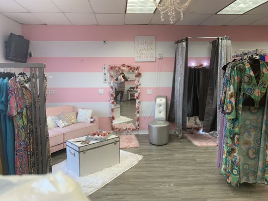 Foot Prints & Pretti Chixx Boutique