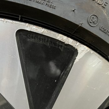 Chicago Wheel Express - Before - Wheel & Rim Repair Near Me - Chicago, Illinois