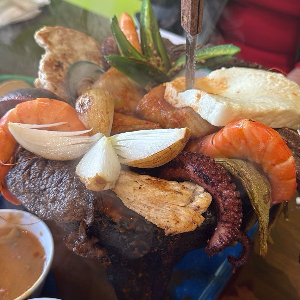 Mariscos El Ajoyano - Molcajete caliente - Seafood Near Me - San Mateo, California