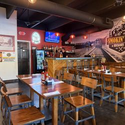 Smokin’ Rail - Bar has a nice selection of beers