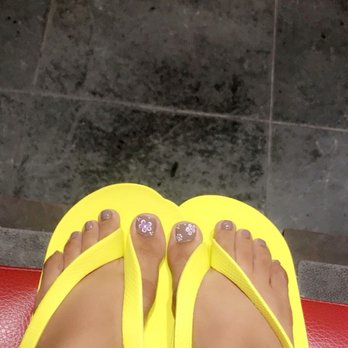 Soak Nails - Nail Salons Near Me - Encino, California
