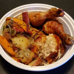 1/4 chicken & roasted potatos 1/4 chicken & roasted potatos