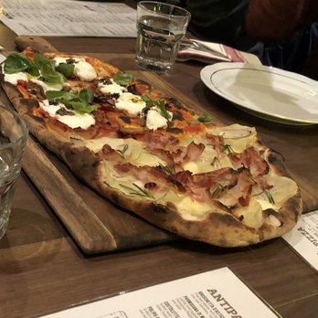 Pizzeria Moretti - Pizza - Italian Near Me - Toronto, Ontario