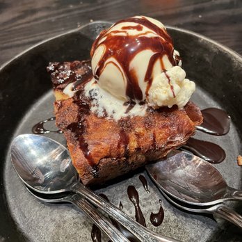 Smokin Fins - Bourbon Bread Pudding - Seafood Near Me - Chandler, Arizona