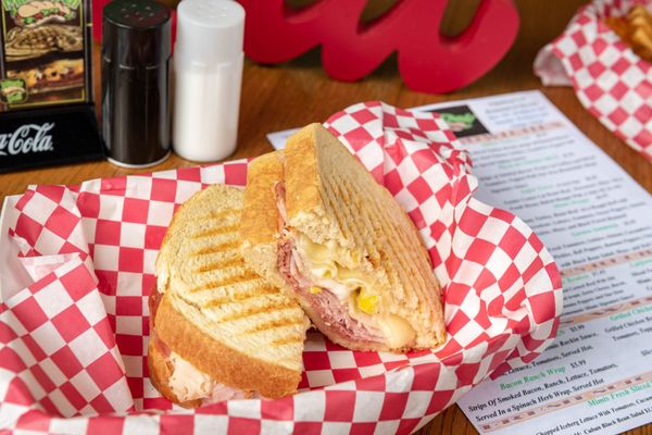 Mimis Deli by null