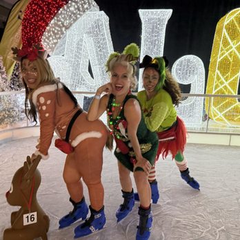 Twas The Light Before Christmas - Virtual Reality Centers Near Me - Honolulu, Hawaii