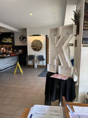 Klassics Kitchen + Cocktails by null