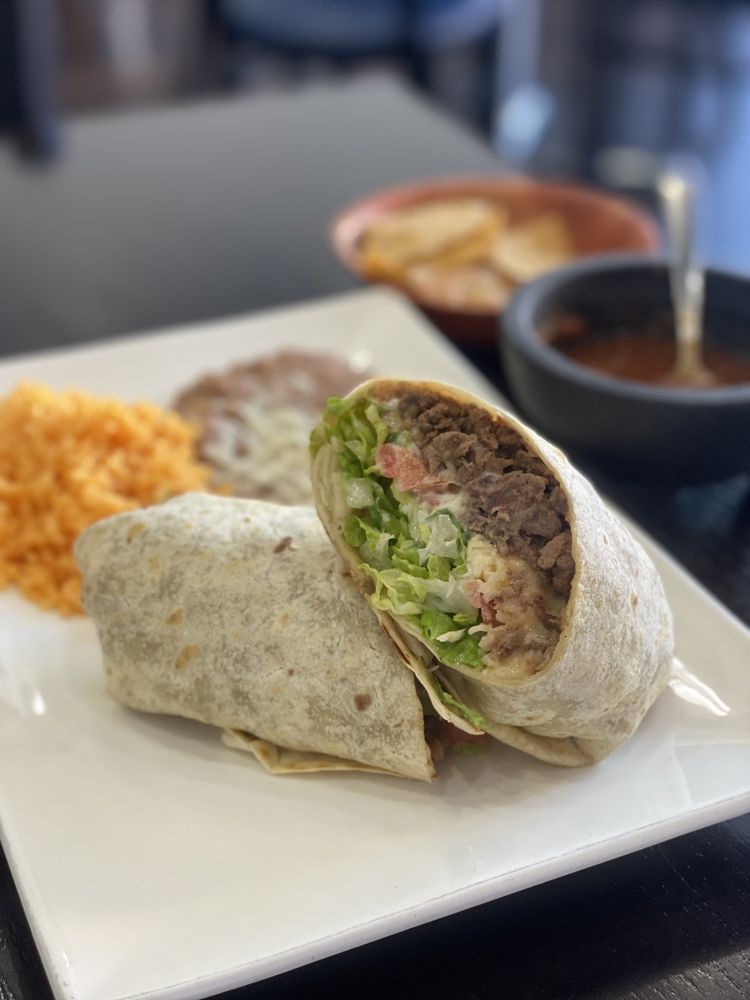 Food from Huaraches Mexican Restaurant