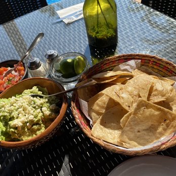 Café Chapultepec - Fresh guacamole - Barbeque Near Me - Puerto Vallarta, JAL