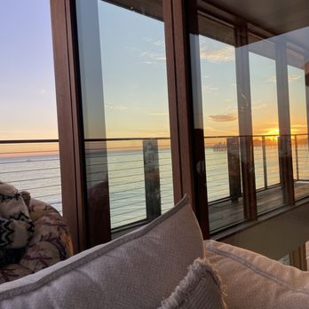 Little Beach House - Sunset - Breakfast & Brunch Near Me - Malibu, California Little Beach House - Sunset - Breakfast & Brunch Near Me - Malibu, California