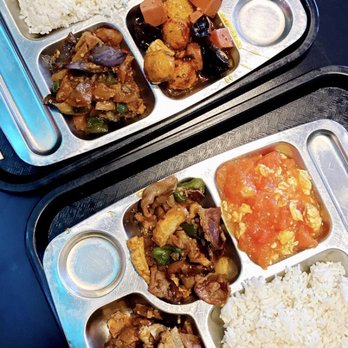 Délicieux Express - two trays of food - Chinese Near Me - Montreal, Quebec Délicieux Express - two trays of food - Chinese Near Me - Montreal, Quebec