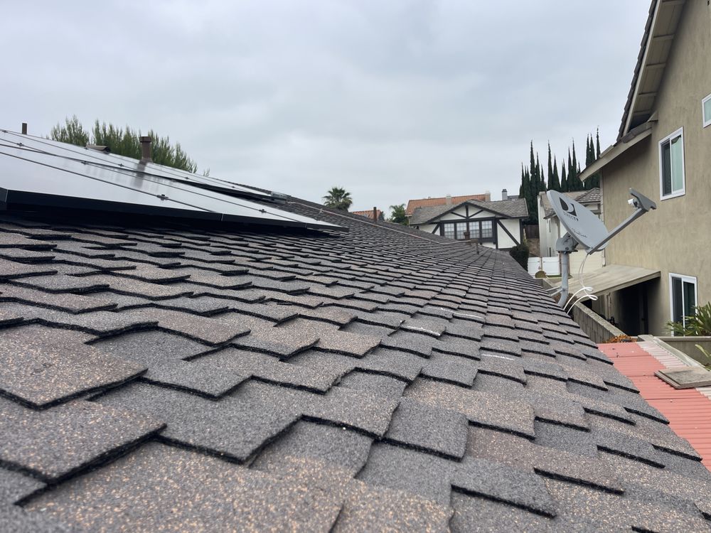 Slide of Wences Roofing Team