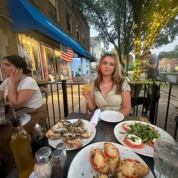 Trattoria Oliverii - Pizza Near Me - Northbrook, Illinois Trattoria Oliverii - Pizza Near Me - Northbrook, Illinois