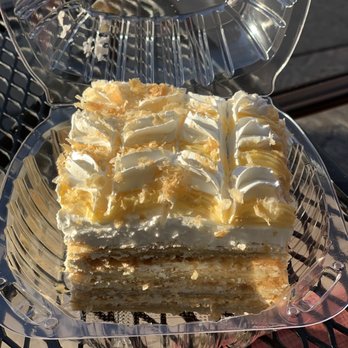 La Flor De Mexico - a piece of cake on a plate - Bakeries Near Me - Pittsburg, California