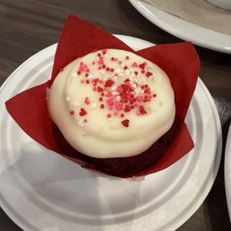 red velvet cupcake red velvet cupcake