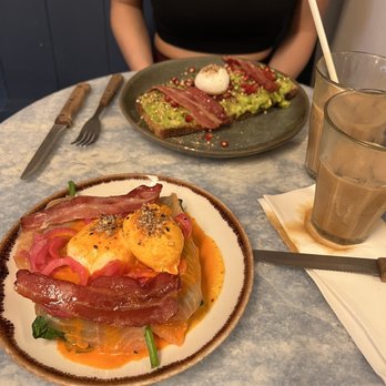 Kozy Bosquet - Salmon eggs Benedict. Avocado toast Chi with espresso shot. - Coffee & Tea Near Me - Paris, 75 Kozy Bosquet - Salmon eggs Benedict. Avocado toast Chi with espresso shot. - Coffee & Tea Near Me - Paris, 75