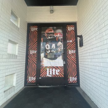 Buffalo Bar - Entrance. - Sports Bars Near Me - Ludlow, Kentucky