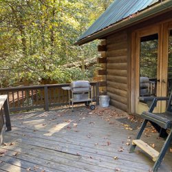 Rivers Edge Cottages - Homestead back porch