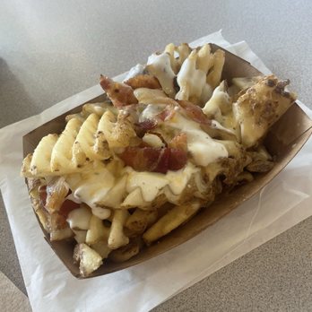 EARL Kapolei - Bacon Fries Looks sad - Sandwiches Near Me - Kapolei, Hawaii EARL Kapolei - Bacon Fries Looks sad - Sandwiches Near Me - Kapolei, Hawaii