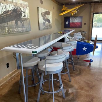 Hidden Hangar - Inside tasting room - Wine Tours Near Me - Denison, Texas