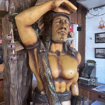Totem Cafe - Decor - Breakfast & Brunch Near Me - Lone Pine, California Totem Cafe - Decor - Breakfast & Brunch Near Me - Lone Pine, California