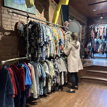 Eva B - Used, Vintage & Consignment Near Me - Montreal, Quebec Eva B - Used, Vintage & Consignment Near Me - Montreal, Quebec