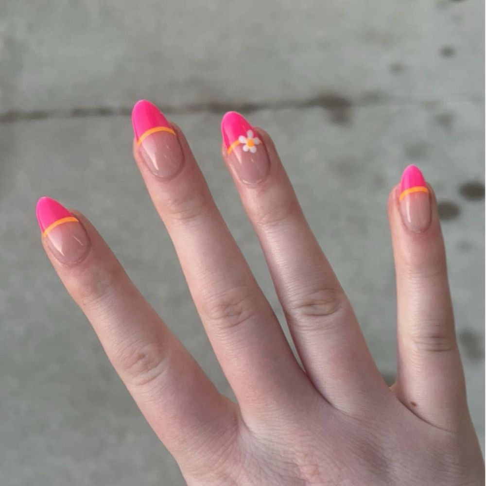 French tip nail art French tip nail art