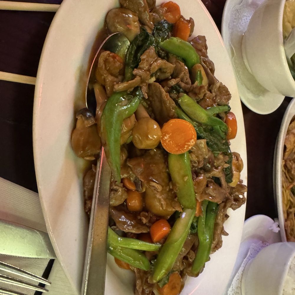 Blazing Noodles - Beef w/Chinese Broccoli, mushrooms, and carrots. - Thai Near Me - Temecula, California Blazing Noodles - Beef w/Chinese Broccoli, mushrooms, and carrots. - Thai Near Me - Temecula, California