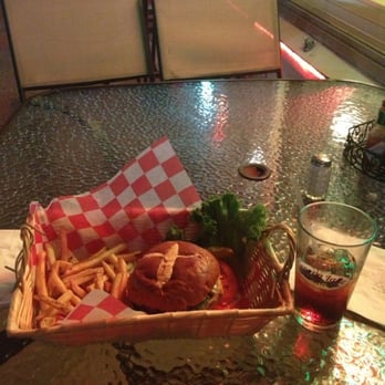 Harbor Side Cafe - New American Near Me - Lake Geneva, Wisconsin