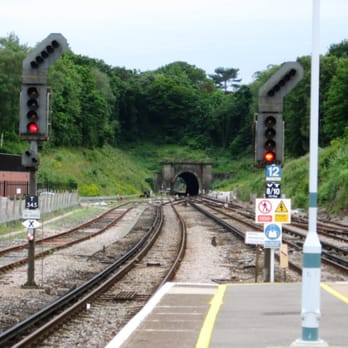 Haywards Heath Station - Looking south towards Brighton via the short tunnel - Train Stations Near Me - Mid Sussex, WSX